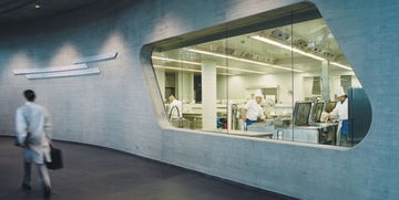 效率與美學的交匯——探秘寶馬汽車萊比錫工廠導視系統設計